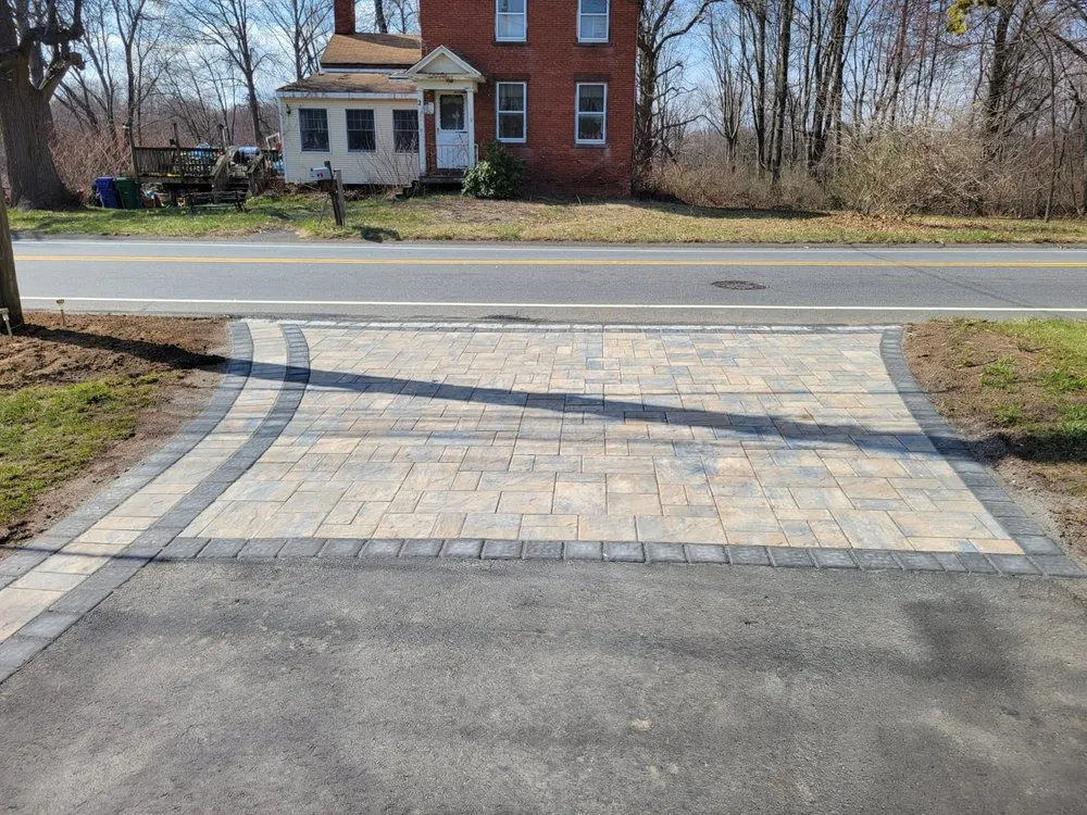 Affordable lawn mowing service in Springfield, MA - Deleon Hardscapes