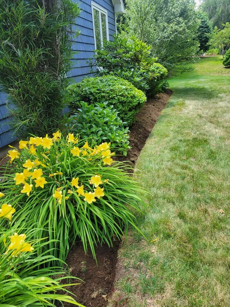 Custom landscaping services near you across Springfield, MA - Deleon Hardscapes