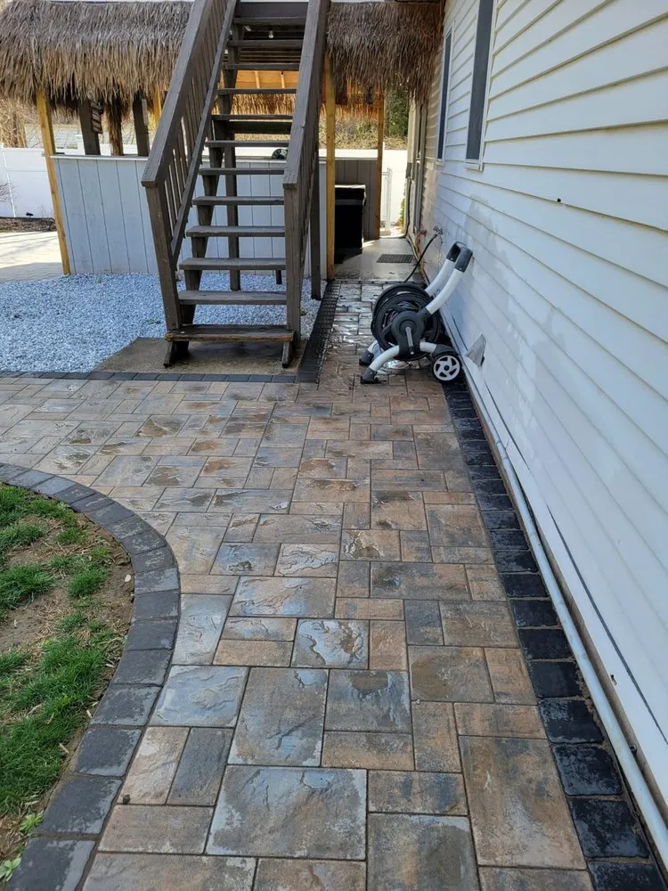 Top-rated yard maintenance for year-round maintenance in Springfield, MA by Deleon Hardscapes