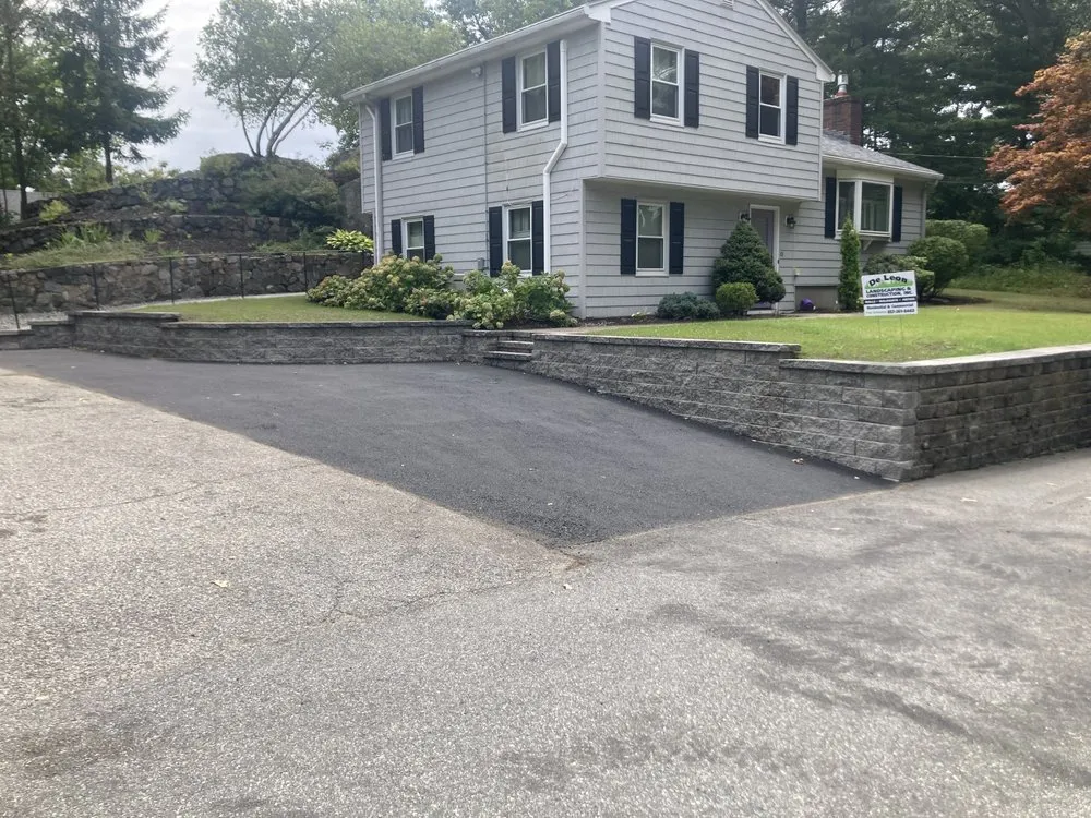 Local lawn care service experts serving Lynn, MA - Deleon landscaping & construction