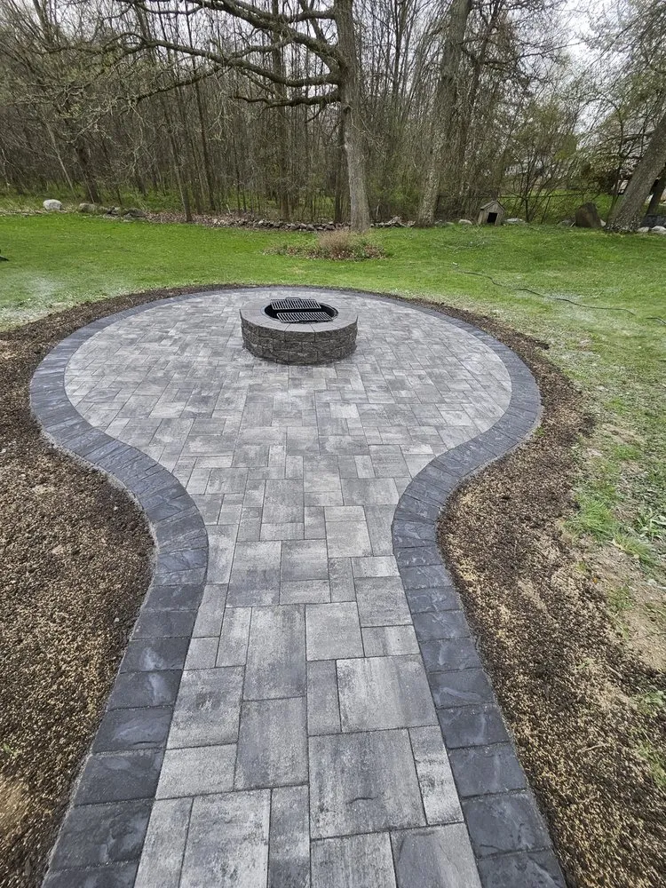 Trusted lawn mowing service experts serving Middletown, NY - Delgadillo Landscaping