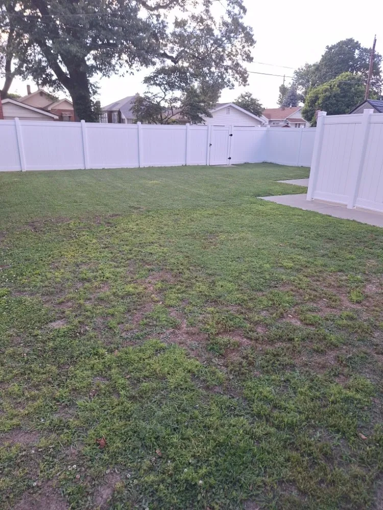 Professional lawn mowing service experts serving East Alton, IL - Delicate Lawncare