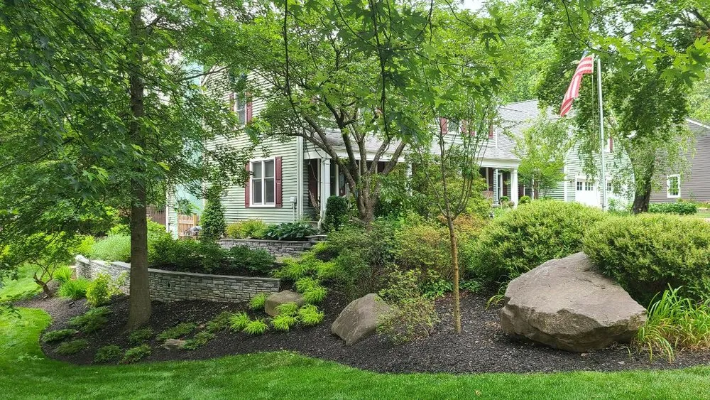 Top-rated garden landscaping for beautiful yards in Pennington, NJ by DELIS Landscaping