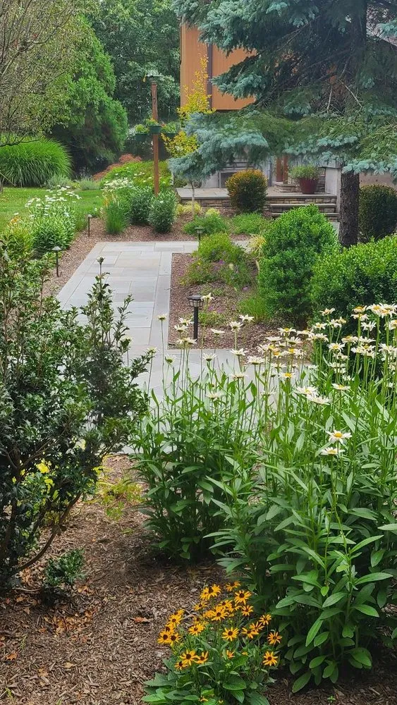 Professional residential landscaping in Pennington, NJ - DELIS Landscaping