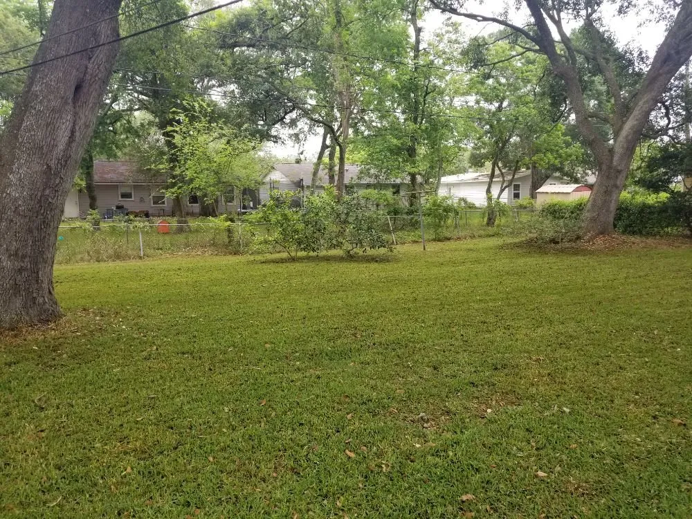 Custom landscape installation experts serving Richwood, TX - Dellers Lawn Care