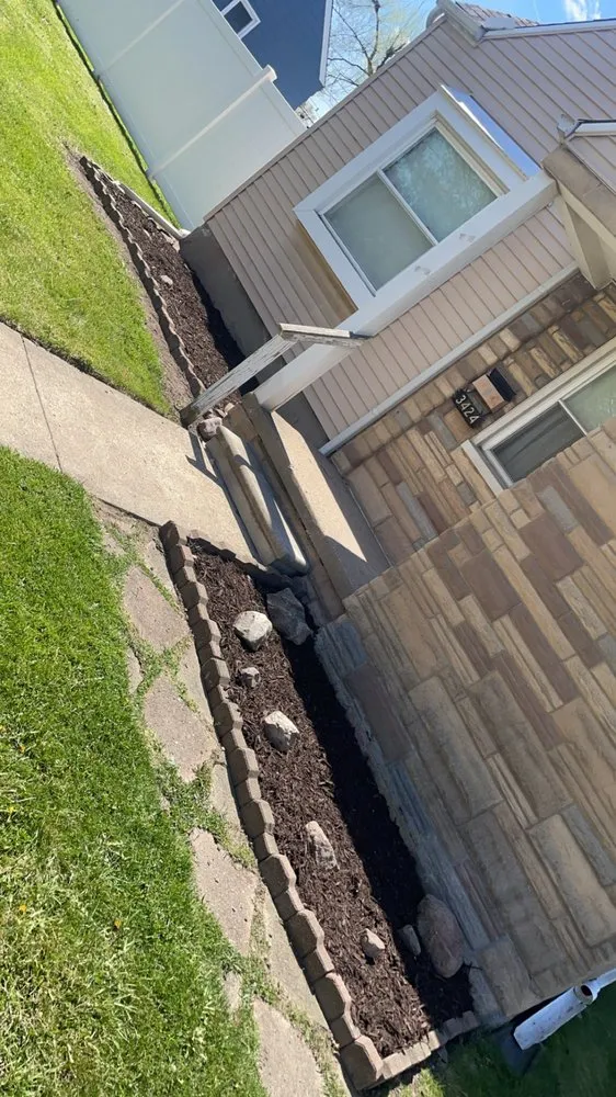 Affordable yard cleanup service with custom design in Taylor, MI by Dell’s Gutters & Lawn Care