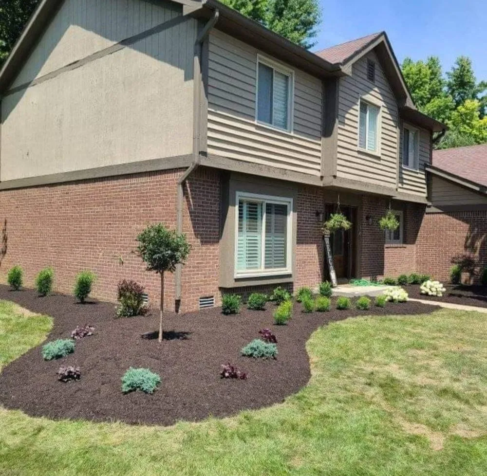Custom lawn care service experts serving Noblesville, IN - Delong Landscaping
