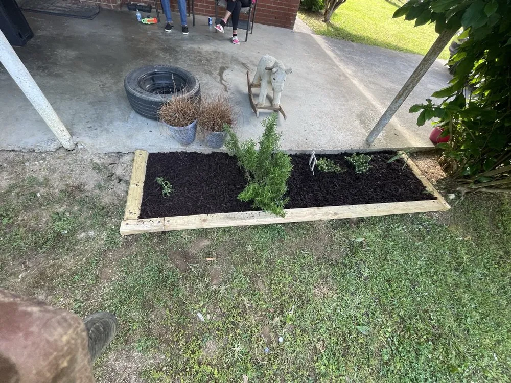 Expert yard cleanup service in Summerville, GA - Delrocco Landscaping