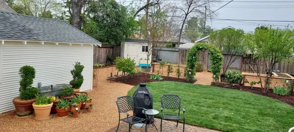 Delta Construction & Landscape Service Logo