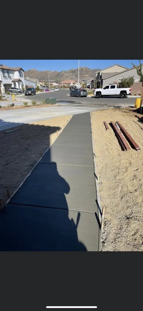 Affordable residential landscaping experts serving Murrieta, CA - Deluxe Hardscape