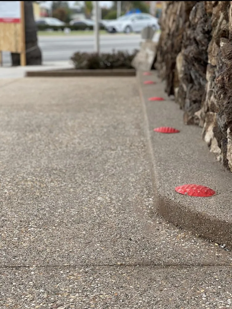 Trusted yard cleanup service experts serving Murrieta, CA - Deluxe Hardscape