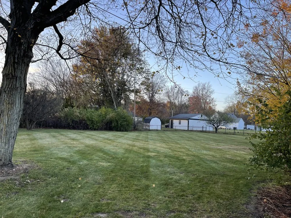 Top-rated yard cleanup service in Maumee, OH - Deluxe Lawn and Landscaping