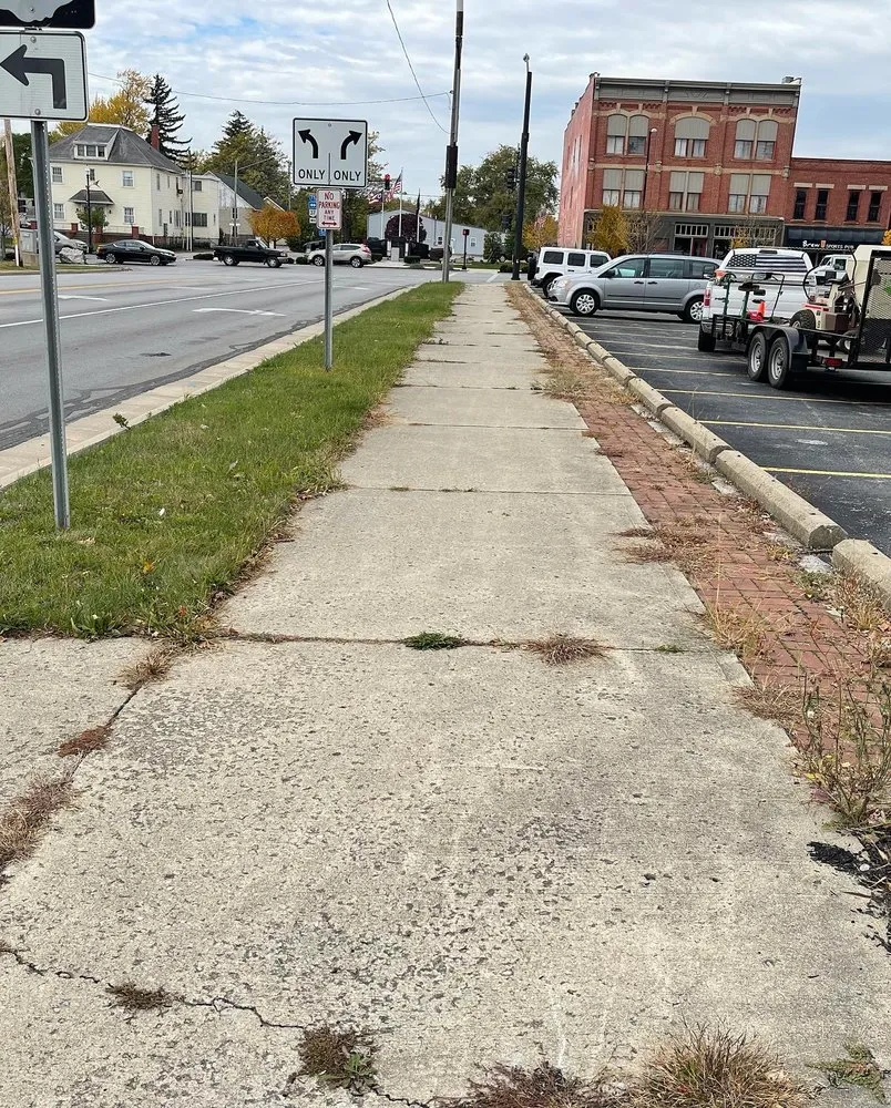 Reliable landscaping services in Maumee, OH - Deluxe Lawn and Landscaping