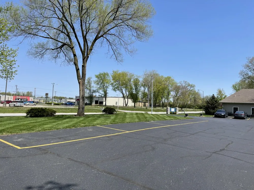 Top-rated residential landscaping in Maumee, OH by Deluxe Lawn and Landscaping