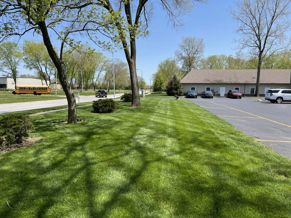 Trusted lawn care service in Maumee, OH - Deluxe Lawn and Landscaping