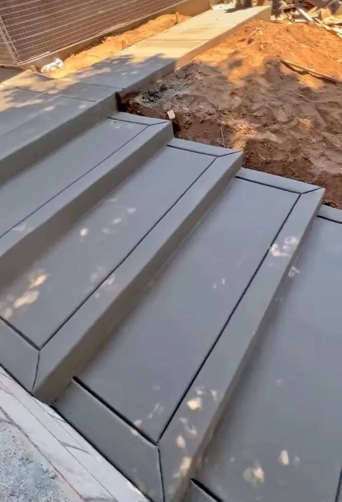 Expert garden landscaping near you in Los Angeles, CA by Deluxe Pool