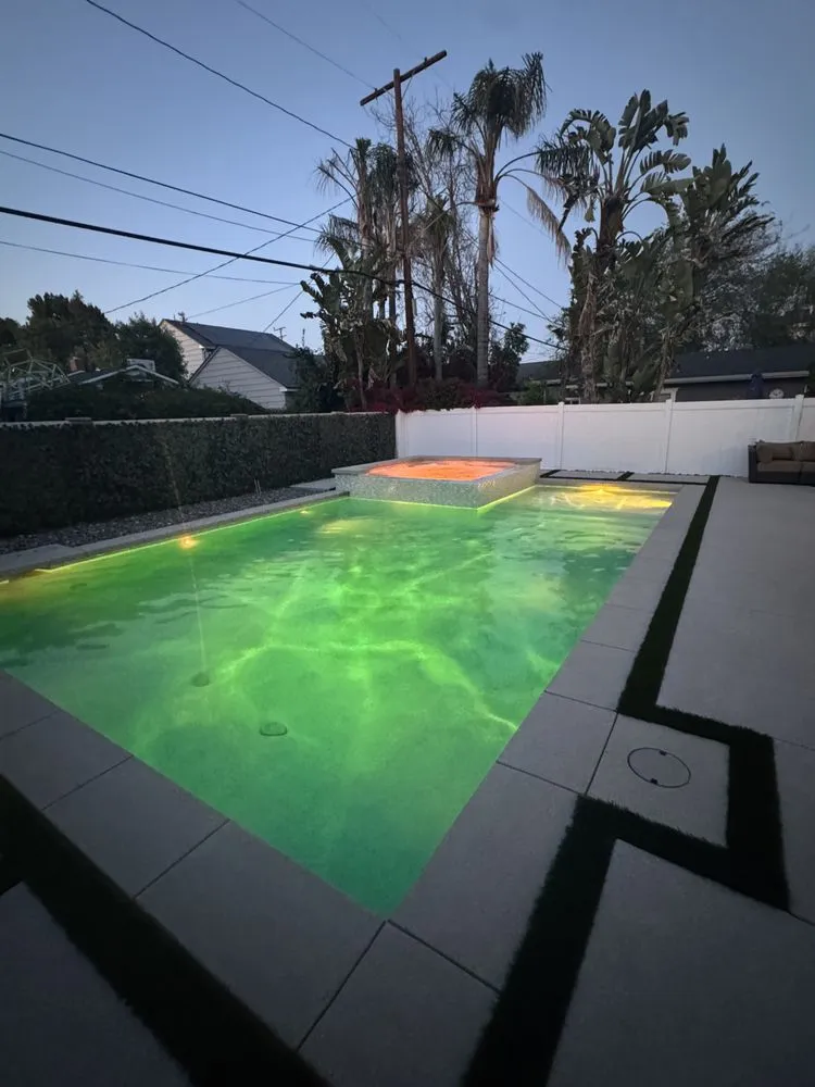 Custom garden landscaping in Los Angeles, CA by Deluxe Pool