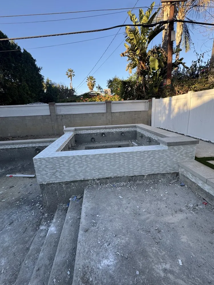 Custom landscape design near you across Los Angeles, CA - Deluxe Pool