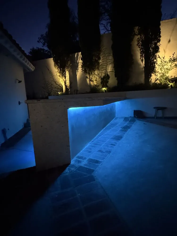 Affordable landscape installation experts serving Los Angeles, CA - Deluxe Pool