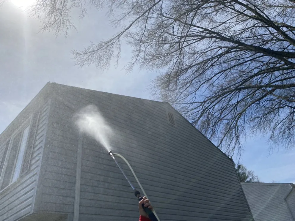 Reliable yard cleanup service in Woodbridge, VA by Deluxe Power Wash & Lawncare