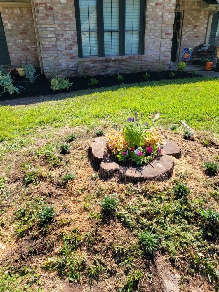 Custom lawn mowing service in Cypress, TX by Deluxscapes