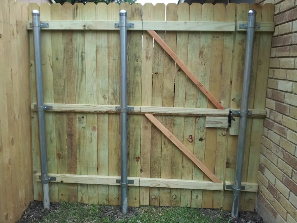 Expert lawn care service near you in Arlington, TX by Demax Lawn & Fence Service