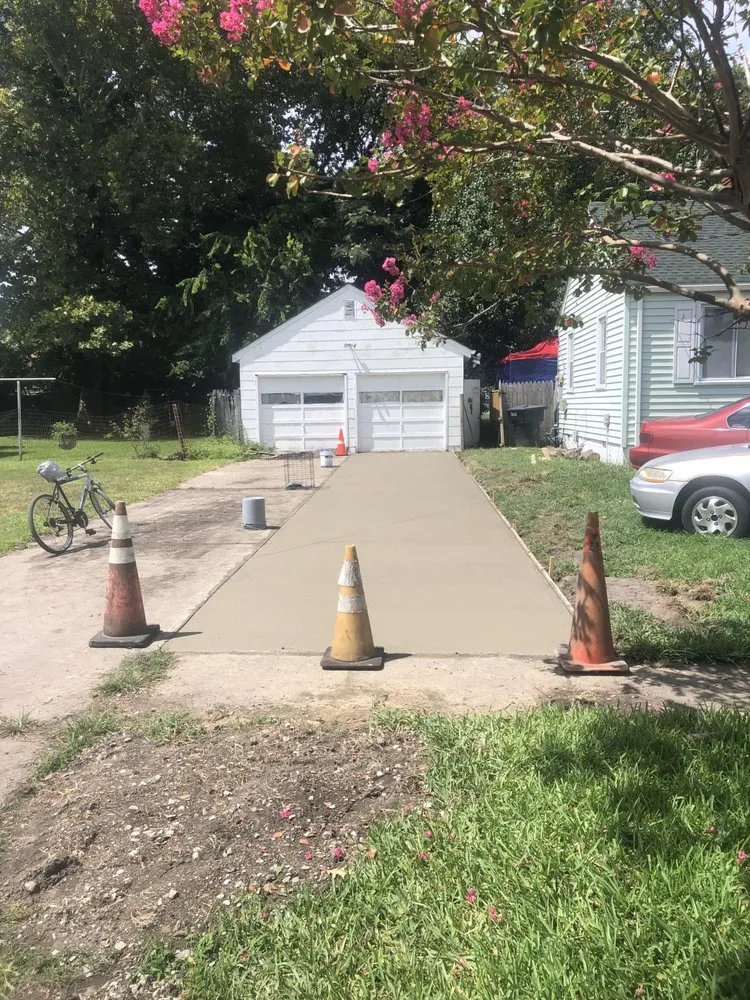 Affordable lawn mowing service in Portsmouth, VA - Demetris outdoor services