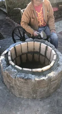 Demetris outdoor services Logo