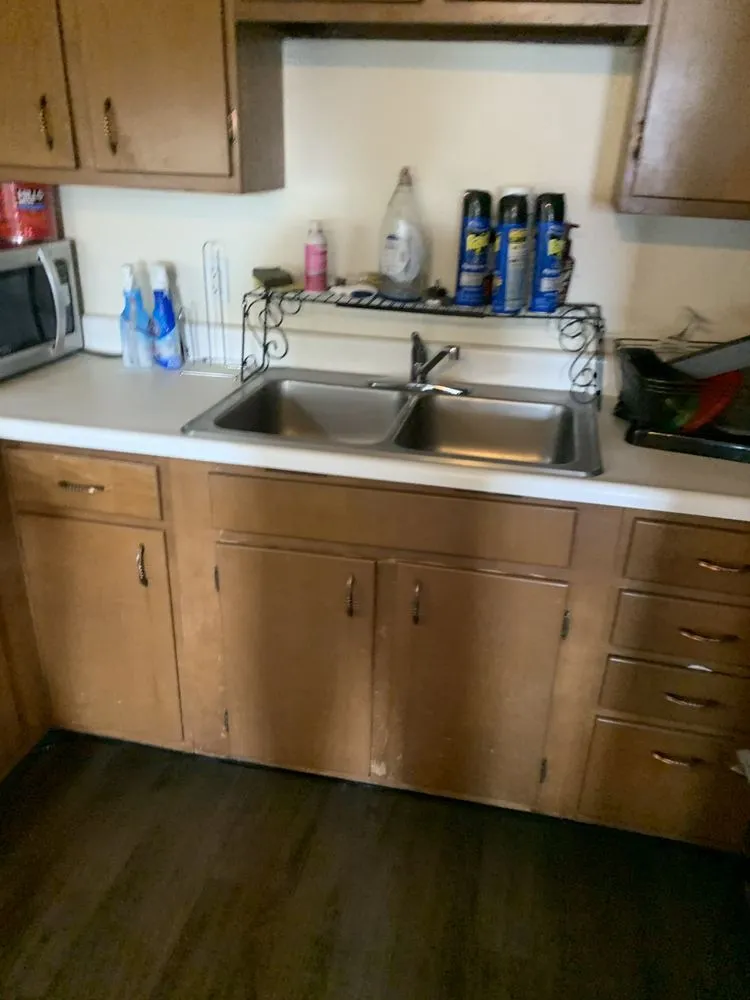 Reliable outdoor landscaping in Calumet City, IL by Demle’s Janitorial & Landscaping