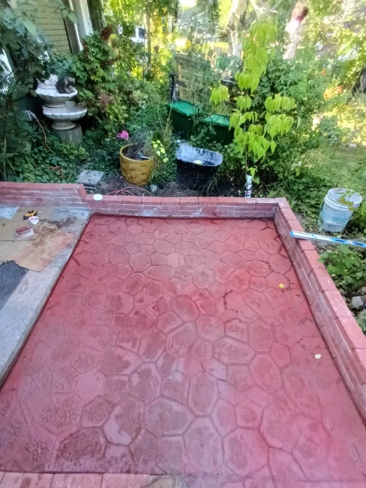 Custom lawn mowing service in Dumfries, VA by Denis Construction and Remodeling