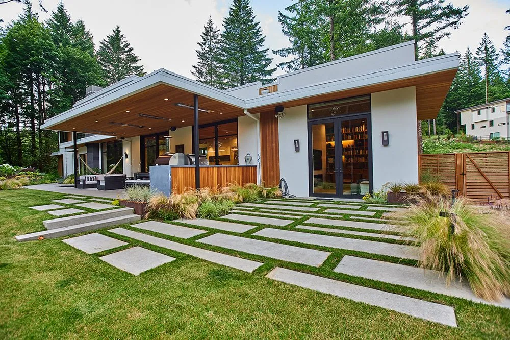 Expert outdoor landscaping in Portland, OR by Dennis' 7 Dees Landscaping