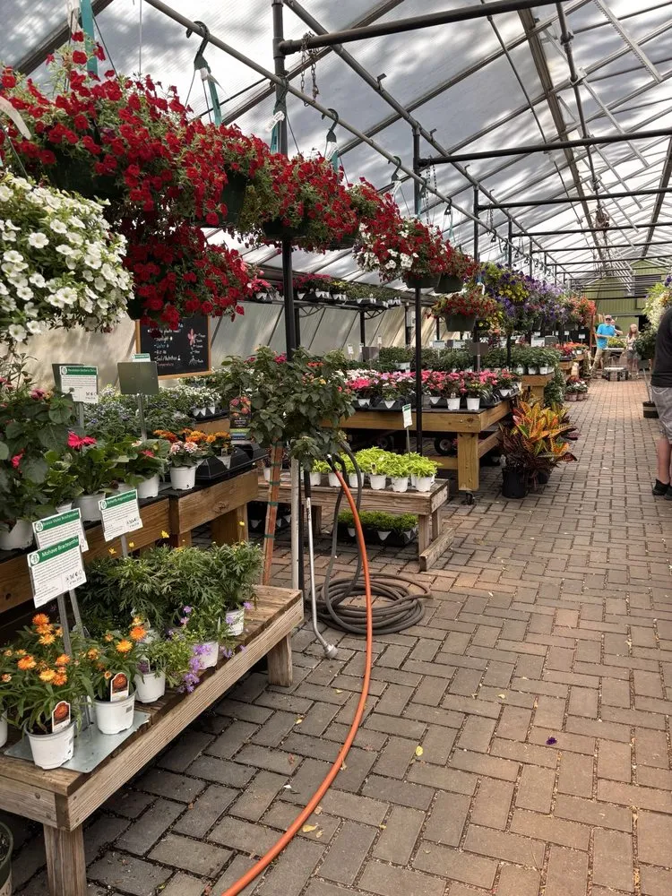 Expert lawn mowing service in Cincinnati, OH - Denny McKeown's Bloomin Garden Centre