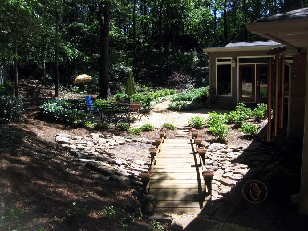 Custom landscape design near you in Tupelo, MS by Denny's Lawn Care