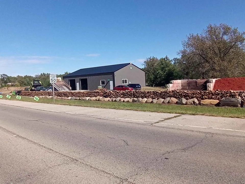 Local landscaping services experts serving North Pekin, IL - Dentino Lawn Designs