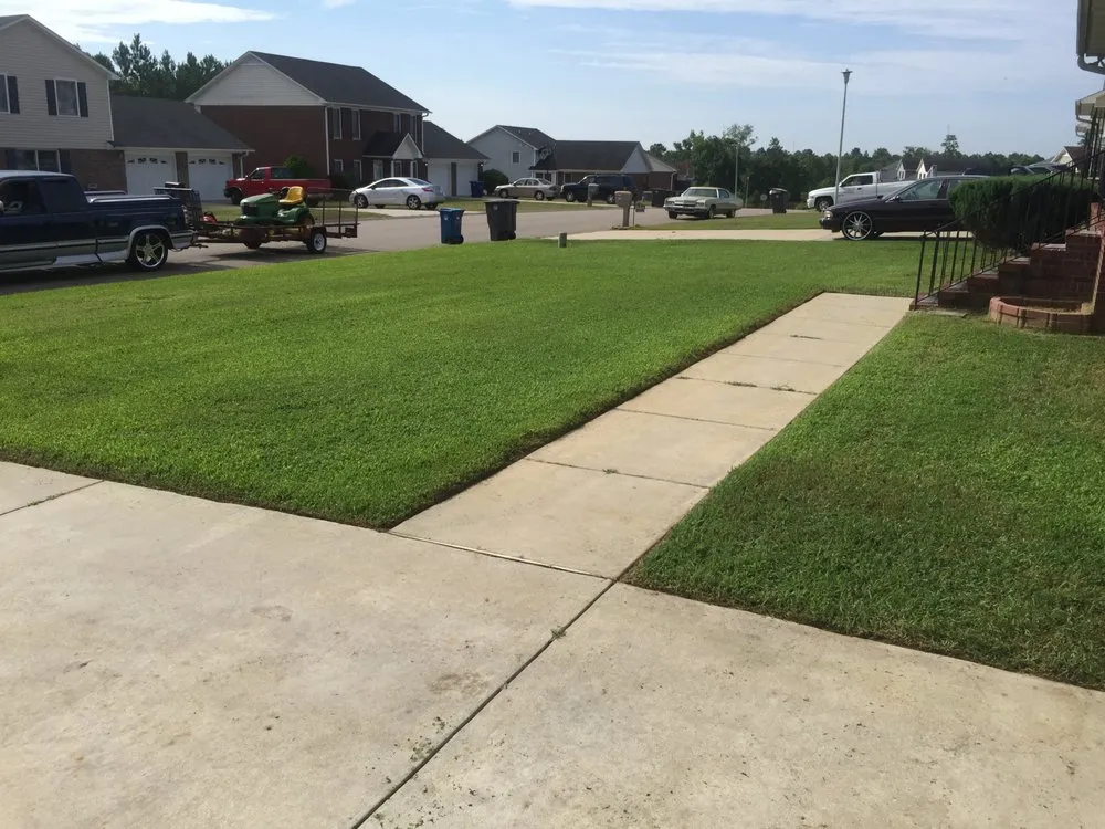 Top-rated yard maintenance in Fayetteville, NC - Dependable Lawn & landscaping
