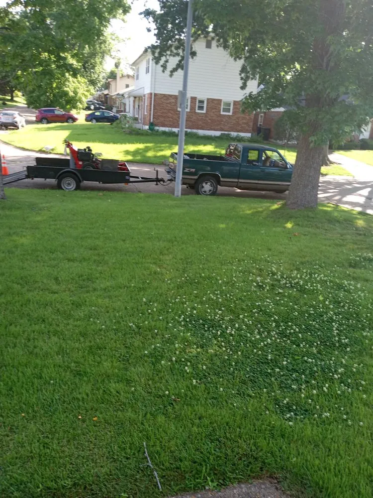 Custom landscape installation experts serving Saint Louis, MO - Dependable Lawn Care Snowplowi