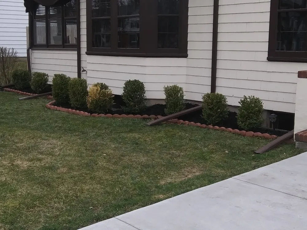 Professional garden landscaping in Geneva, NY - DeRaddo Lawn Care Services
