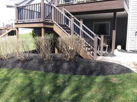 DeRaddo Lawn Care Services Logo