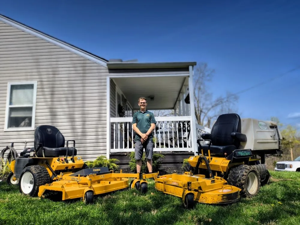Local yard maintenance experts serving Kansas City, MO - DeRocher's Lawn Salon