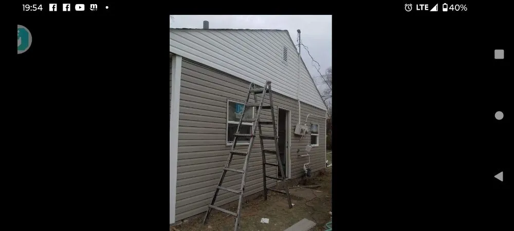 Expert lawn care service experts serving Siloam Springs, AR - DeRo's Construction