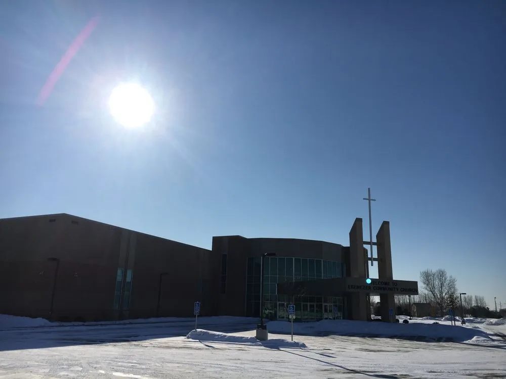 Top-rated garden landscaping experts serving Minneapolis, MN - Derrell's Lawn Care & Snow Removal Service