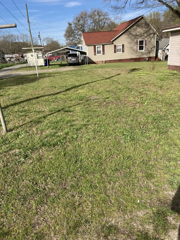 Affordable yard cleanup service with custom design across Anderson, SC - Derrell’s Lawn Care