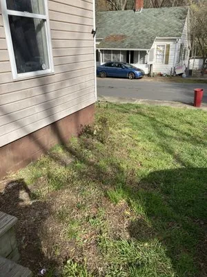 Derrell’s Lawn Care Logo