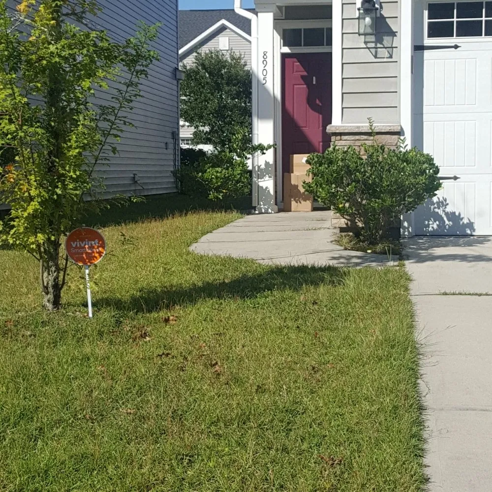 Expert landscaping services experts serving Charleston, SC - Derrick Gadsden’s Lawn Care And More