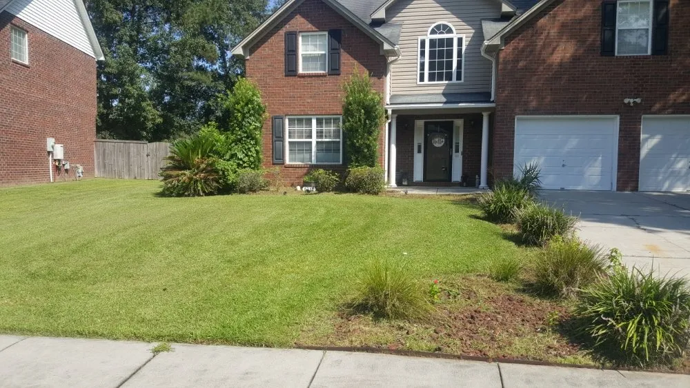 Trusted garden landscaping experts serving Charleston, SC - Derrick Gadsden’s Lawn Care And More