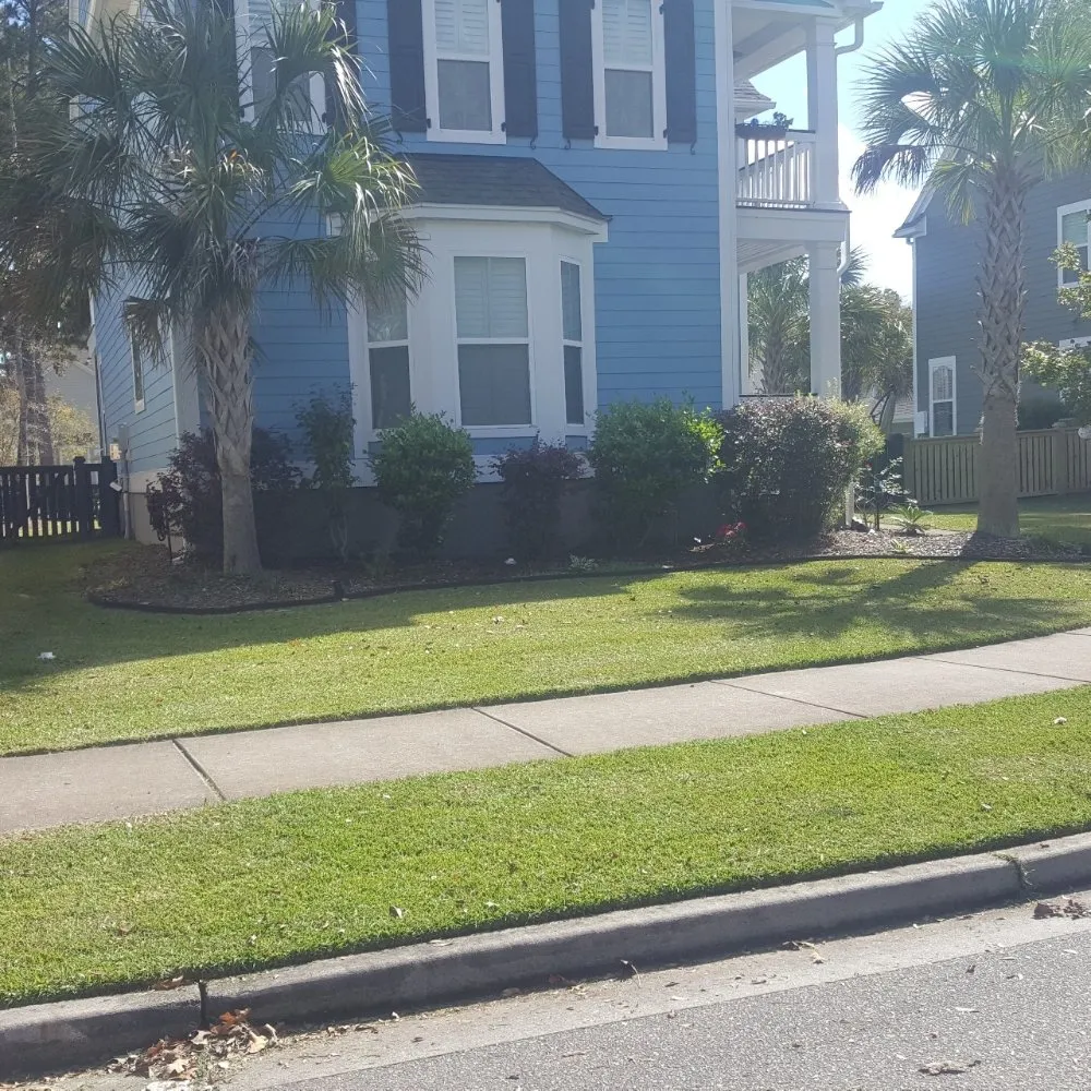 Affordable garden landscaping in Charleston, SC by Derrick Gadsden’s Lawn Care And More
