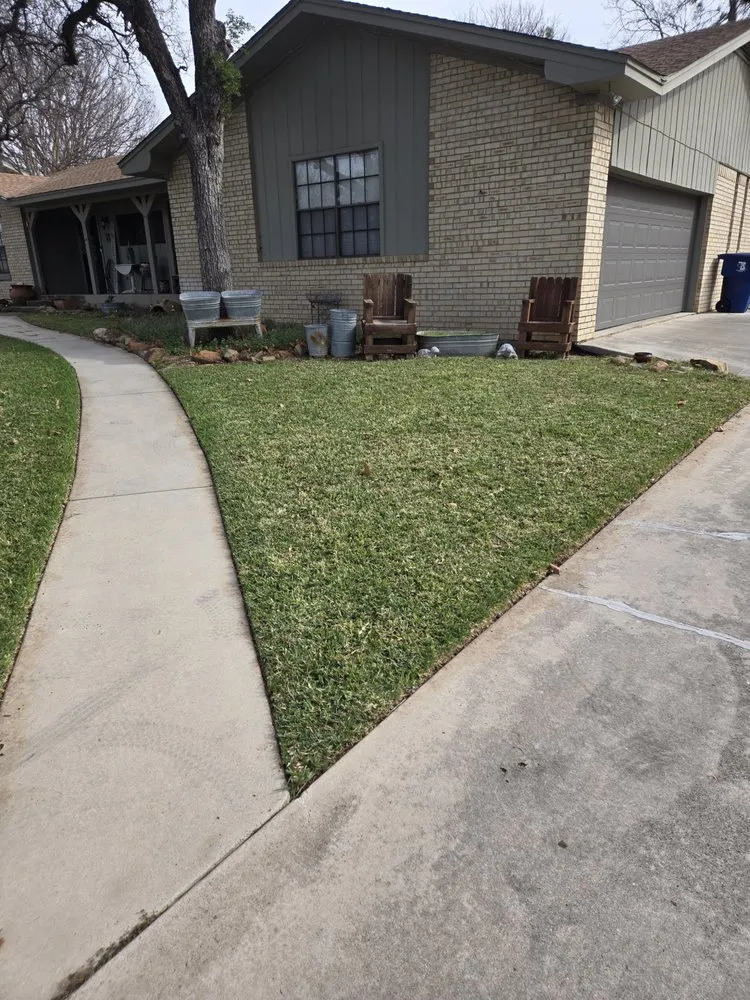 Expert landscape design experts serving Brownwood, TX - Derrick's Outdoor Services