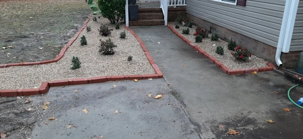 Custom lawn care service for year-round maintenance across Smithfield, VA - Des Lawn Care