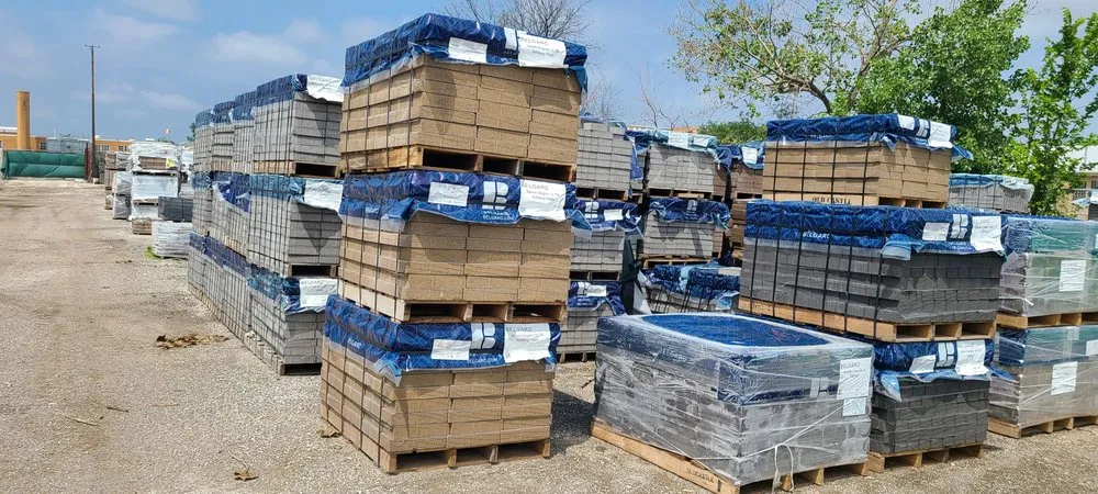 Top-rated landscape installation experts serving Des Plaines, IL - Des Plaines Material & Supply