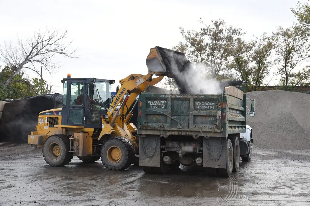 Custom lawn mowing service in Des Plaines, IL - Des Plaines Material & Supply